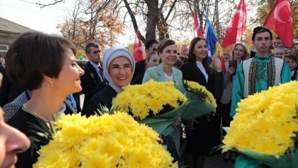 Dobrodošli v Emine Erdoğan s cvetjem