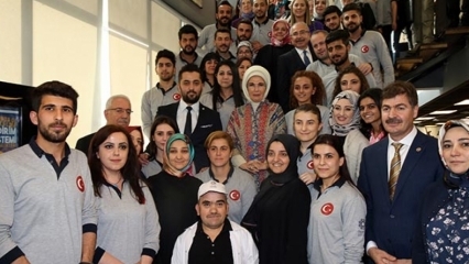 Prva dama Erdoğan se srečuje z mladimi na Mardinu