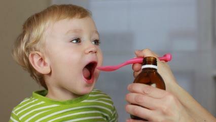Ali je v redu, da otrokom dajemo zdravila z žlicami? Bistveno opozorilo strokovnjakov