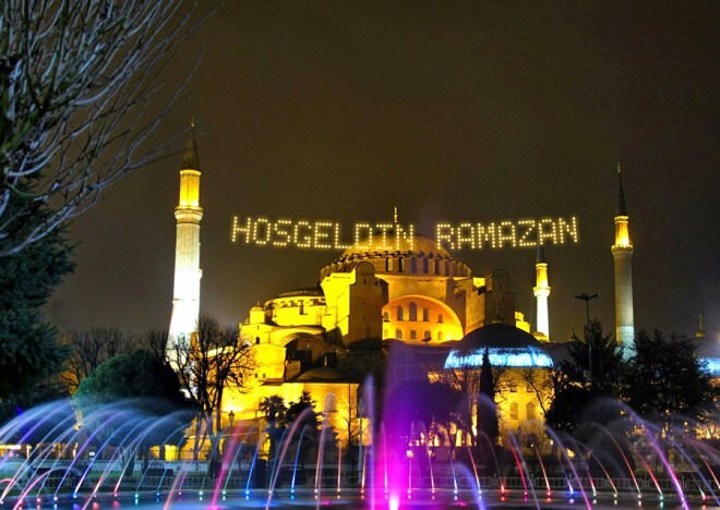 2021 Ramadan İmsakiyesi! Kdaj je prvi iftar? Istanbul imsakiye sahur in iftar ura