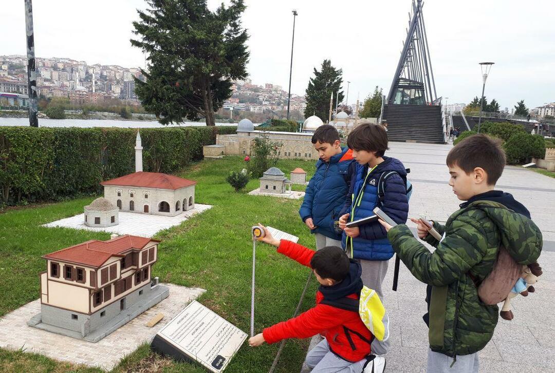 Prizori iz parka in muzeja Miniature Türkiye