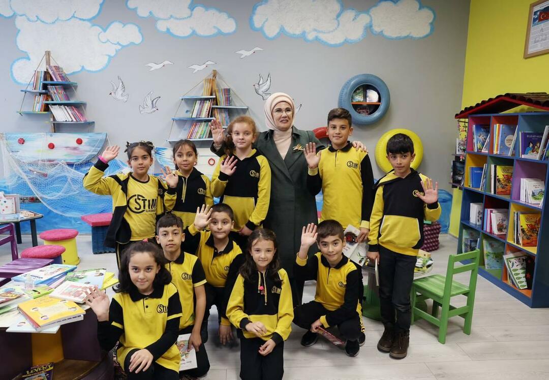 Emine Erdoğan se je v Ankari srečala z otroki
