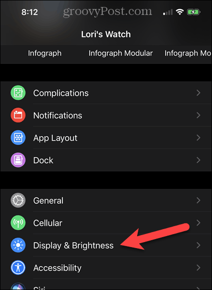 Tapnite Prikaz in svetlost v aplikaciji Watch na vašem iPhoneu