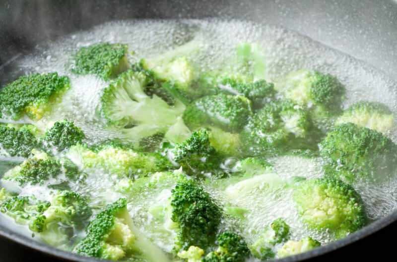 Kako ozdraviti kuhani brokolijev sok? Zdravljenje brokolija