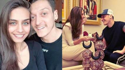 Delitev, ki navdušuje Mesuta Özila in njegovo ženo Amine Gülşe!