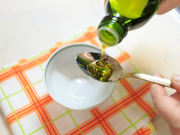 Kaj je žafranovo olje in kako ga uporabljati