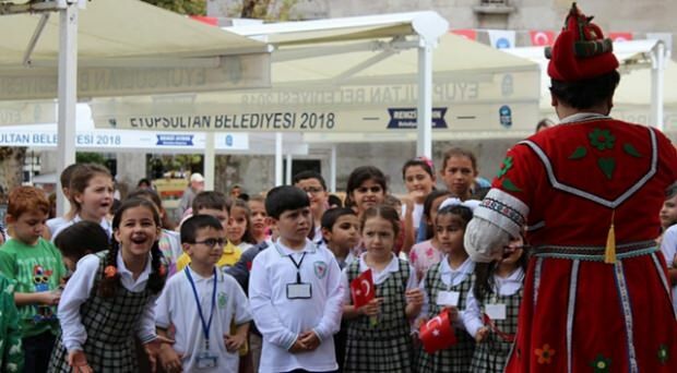Otroci so šolo začeli s 500 letno osmansko tradicijo