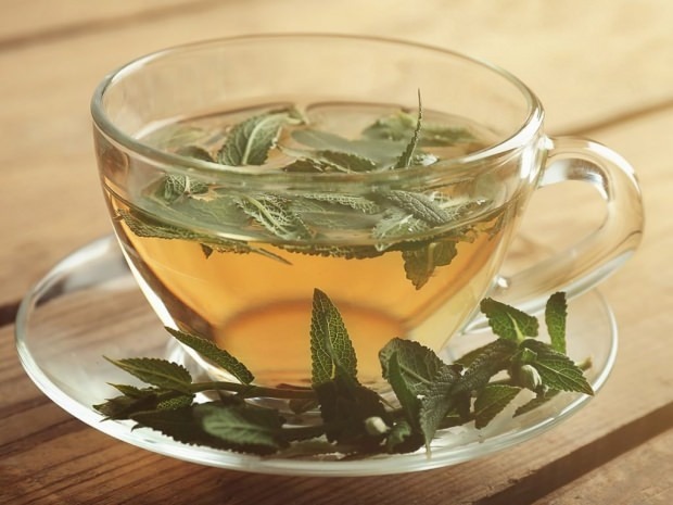 Med zeliščnimi čaji je salvia najbolj učinkovita za zdravje zob.