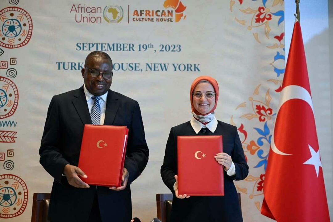 Podpisan protokol o sodelovanju med Afriško unijo in našim združenjem Afriške kulturne hiše
