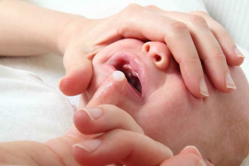 Ali se drozd prenaša z dojenčka na mater?