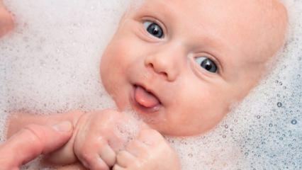 Je škodljivo umivanje dojenčkov s soljo? Od kod prihaja število soljenja novorojenčka?