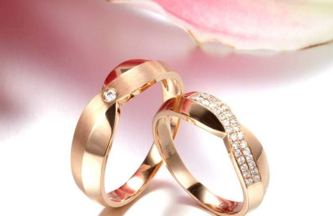 Kaj je poročni prstan?