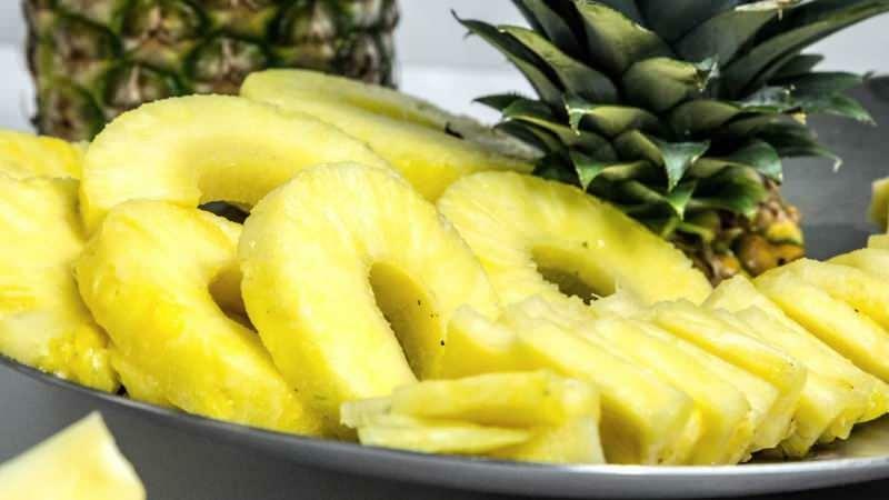 kako narezati ananas
