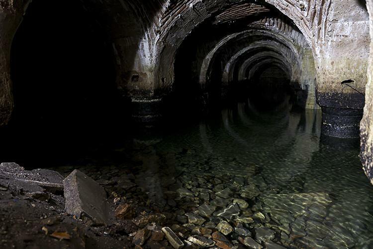 Prizori iz cisterne medrese Črnega morja