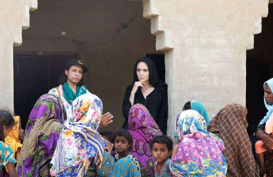 Angelina Jolie je mednarodno skupnost pozvala k pomoči Pakistanu.