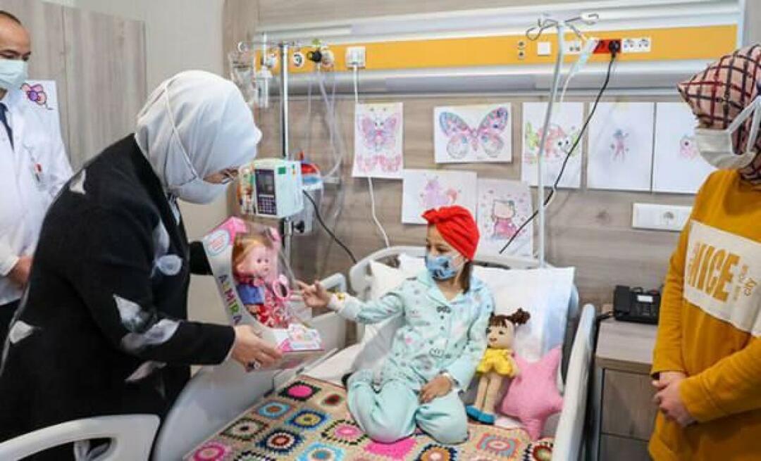 Emine Erdogan obiskala otroke z rakom! 