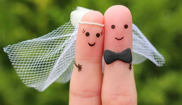 Število parov, poročenih zaradi epidemije, je padlo na najnižjo raven v zadnjih 20 letih