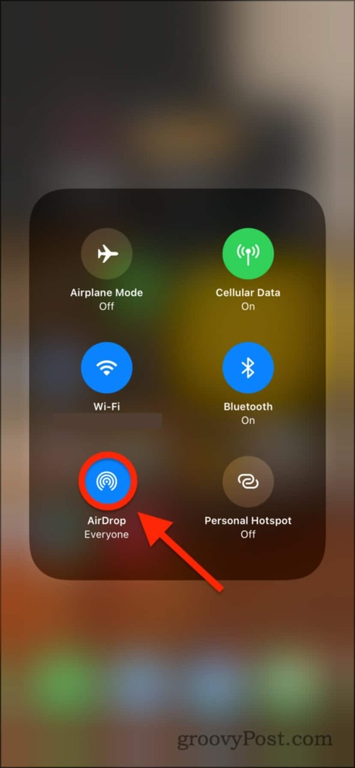 Omogočanje AirDrop na iPhoneu