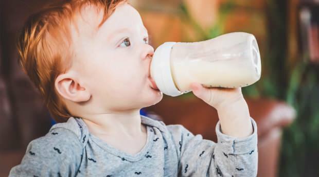 Kaj je alergija na kravje mleko pri dojenčkih?