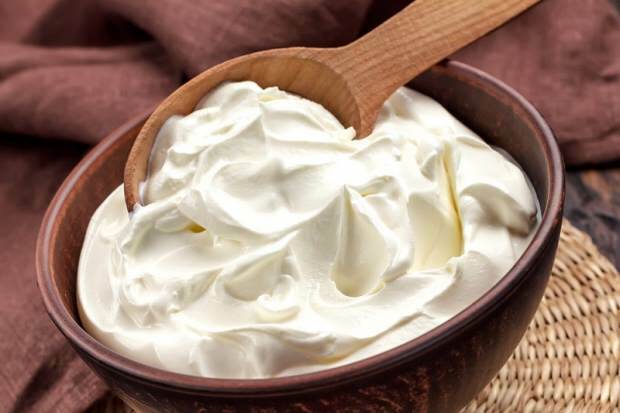 Kakšne so prednosti jogurta? Kaj se zgodi, če jo na prazen želodec pijete jogurtov sok?