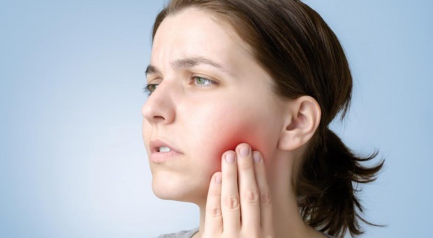 Kaj povzroča zobni absces? Kakšni so simptomi in koliko dni mine? Naravne rešitve zobnega abscesa ...