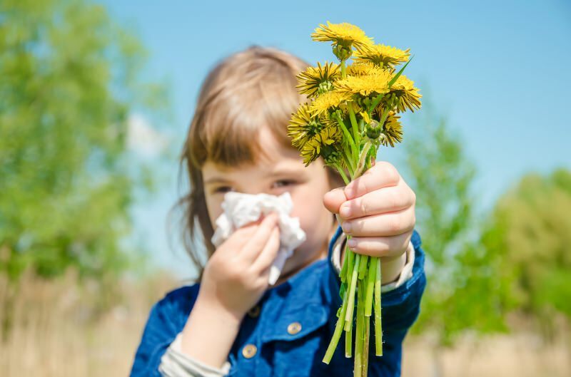 Pomladni simptomi alergije pri dojenčkih in otrocih!