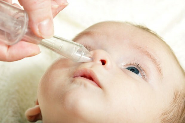 Naravne rešitve za izcedek iz nosu pri dojenčkih