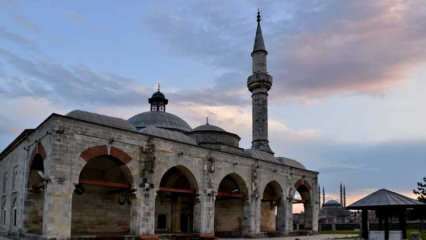 Kje in kako do mošeje Muradiye? Mojstrovina, ki nosi sledi turške umetnosti ploščic