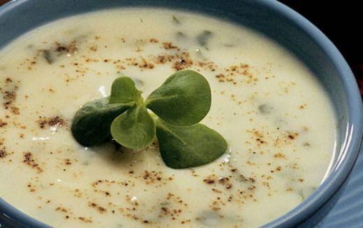 Kako narediti purlansko juho s hladnim jogurtom?