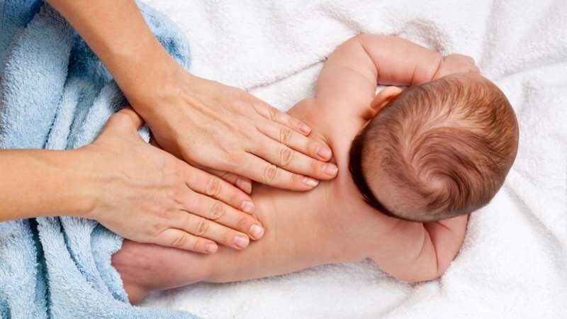 Kako uporabljati svečke pri dojenčkih? Uporaba sveč in oljčnega olja pri zaprtju