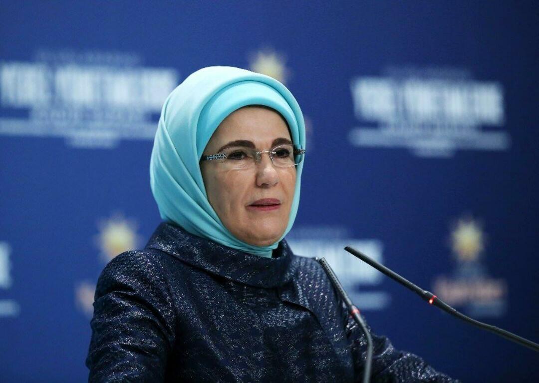 Prva dama Erdoğan se je srečala z ženo predsednika Senegala!