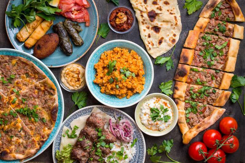 Jedi z zanimivimi zgodbami turške kuhinje!
