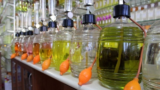 Kolonije eteričnega olja so učinkovit naravni način proti bakterijam in virusom. 