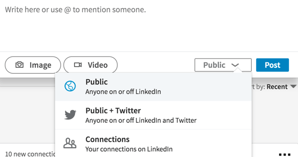 Če želite, da je objava v LinkedInu vidna vsem, na spustnem seznamu izberite Javno.