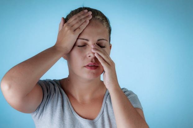 bolečine v nosnih kosteh lahko povzročijo glavobole, glavobol pa lahko povzroči bolečino v nosnih kosteh