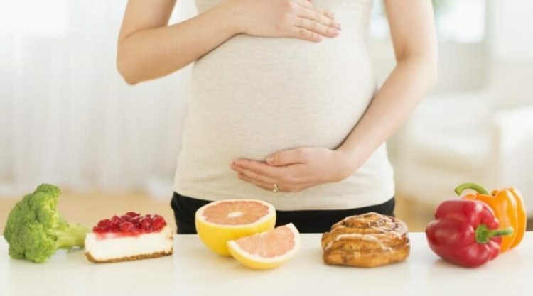 Triki prehrane med nosečnostjo