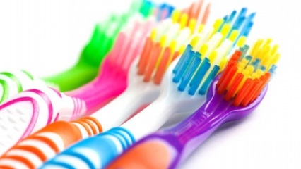 Kaj je treba upoštevati pri izbiri zobne ščetke