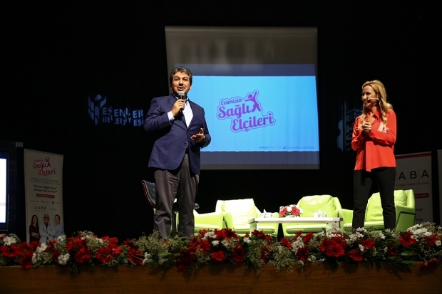 'Mustafa Sandal' je sodeloval na prireditvah žensk iz Esenlerja
