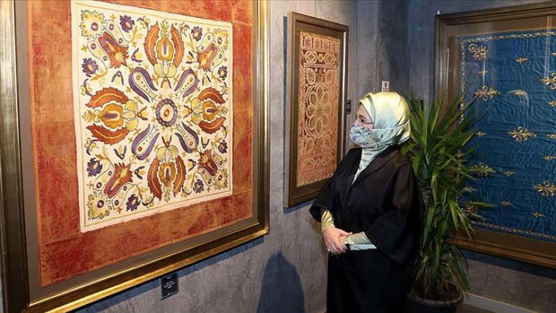 Prva dama Erdoğan je obiskala razstavo "Šiv, ki se dotika srca"!