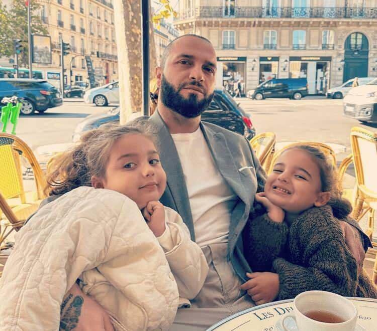 Berkay in njegovi hčerki