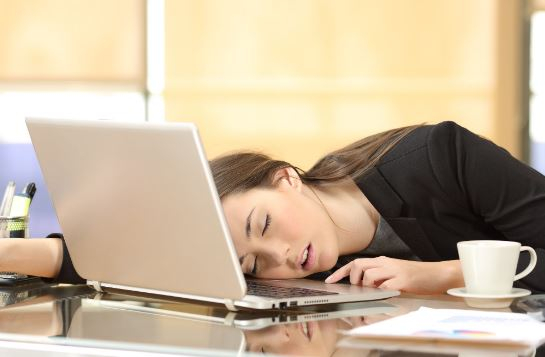 nenadni napadi spanja v delovnem okolju lahko povzročijo prekomerno bolezen spanja