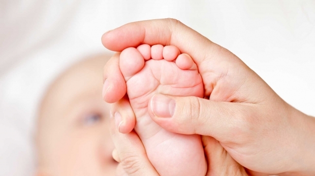 Zakaj se pri dojenčkih odvzame kri iz pete? Zahteve za petno krvno testiranje pri dojenčkih