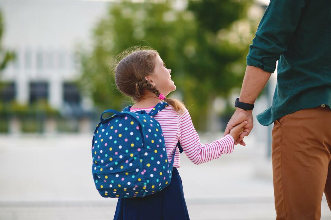 Kako ravnati z otroki na prvi šolski dan