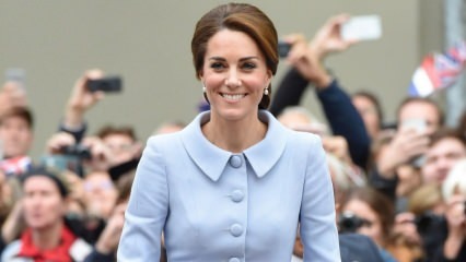 Kate Middleton je leta 2020 za obleke zapravila 94.000 funtov!