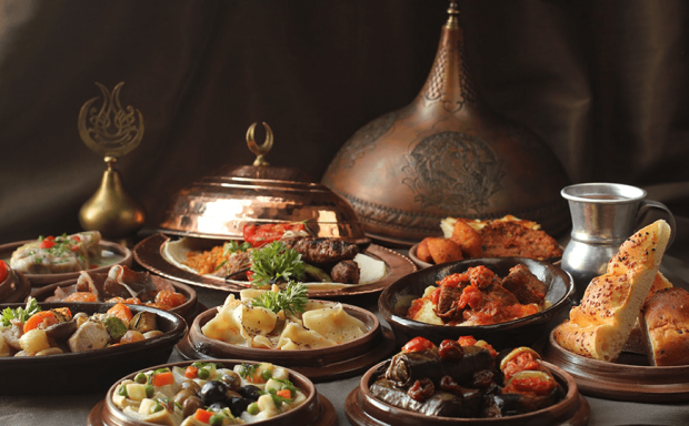 Meni tabele iftar! Kaj je treba storiti, da se v ramazanu ne bo povečala teža?