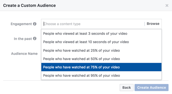Za ciljno skupino po meri, ki temelji na video angažmaju, lahko izberete, koliko videoposnetka mora nekdo gledati, da si ogleda vaš oglas za ponovno ciljanje.