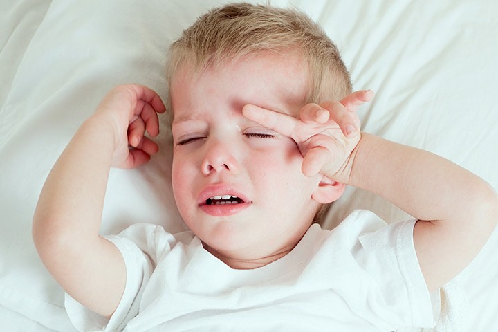 Kako razumeti glavobole pri dojenčkih?
