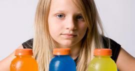 Strokovnjaki opozorili! Pitje energijskih pijač pri otrocih povzroča neuspeh
