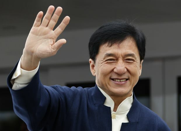 Znana igralka Jackie Chan naj bi bila v karanteni zaradi koronavirusa! Kdo je Jackie Chan?