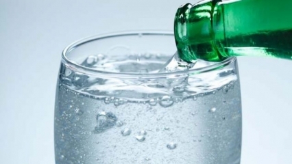 Kakšne so prednosti mineralne vode? Ali mineralna voda vpliva na epidemijo koronavirusa?
